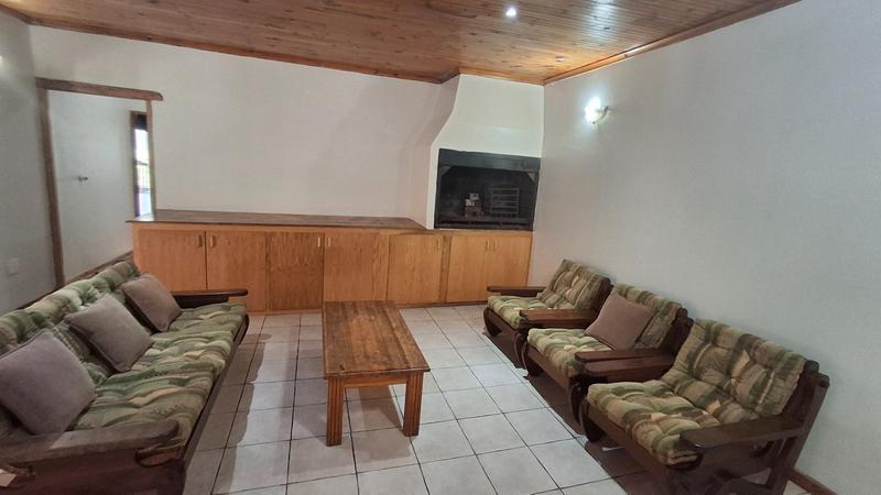 To Let 7 Bedroom Property for Rent in Humansdorp Eastern Cape